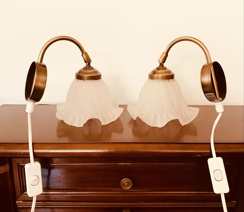 Два винтидж стенни аплика – месингов ефект, стъклени абажури