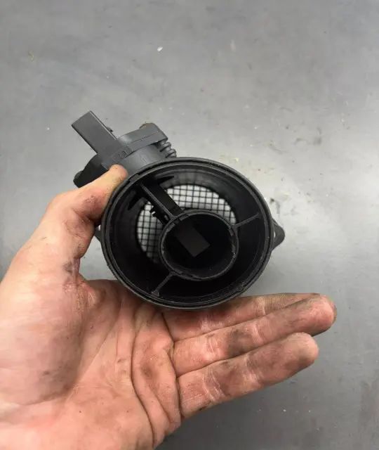 Debitmetru aer Volkswagen VW Golf 2003 2.0 MT (115 hp)