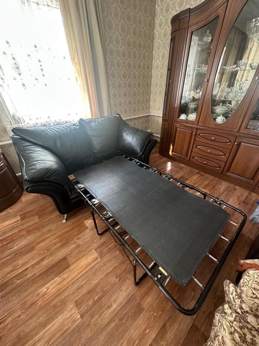 Продается кожаные диваны