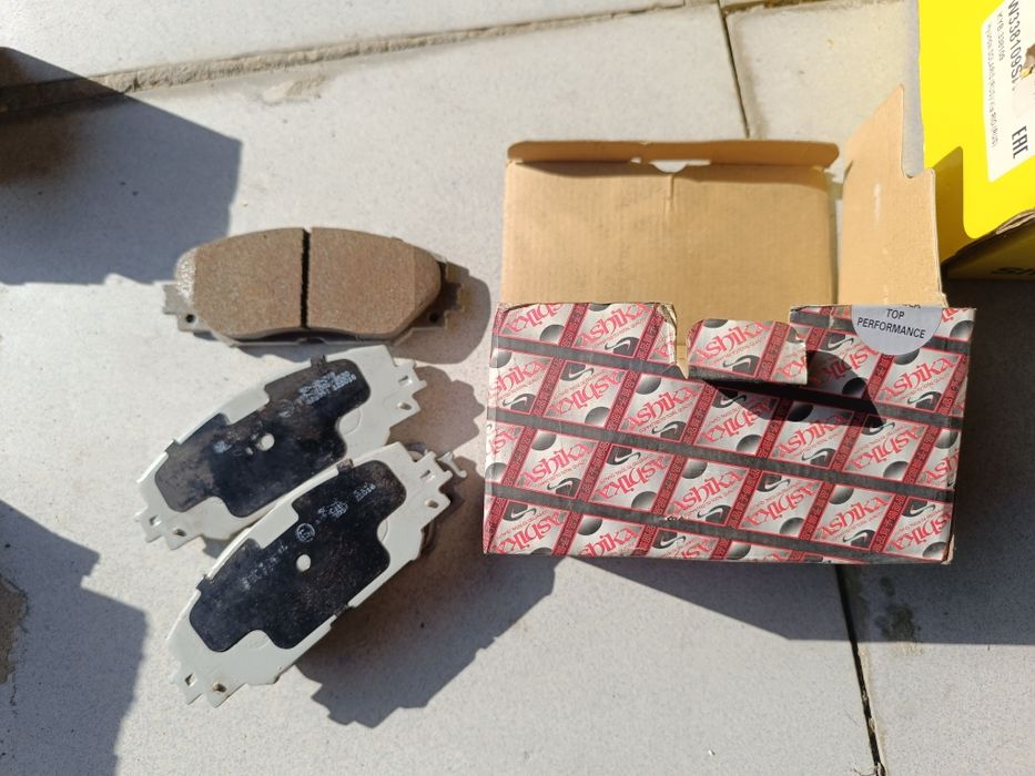 Колодки передние Toyota