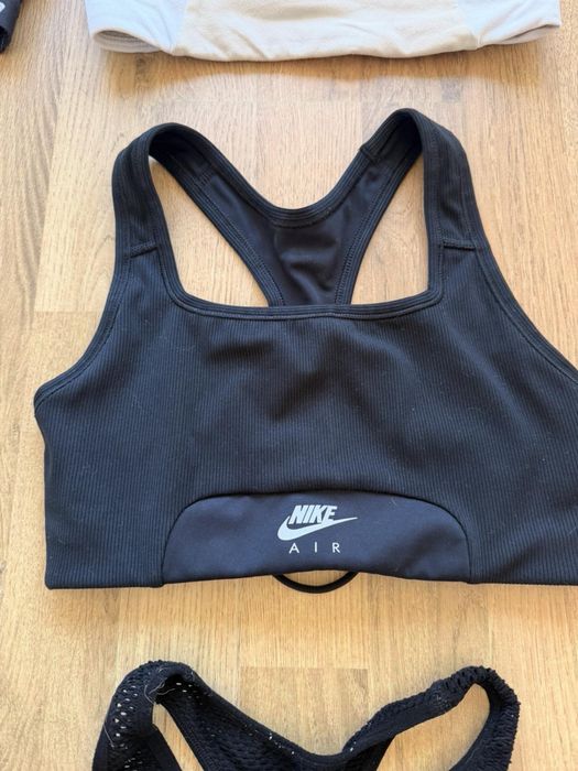 Nike бюстоета 152 см/ХS по 10 евро бр.