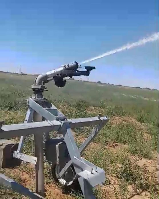 Поодам дождевальную машину