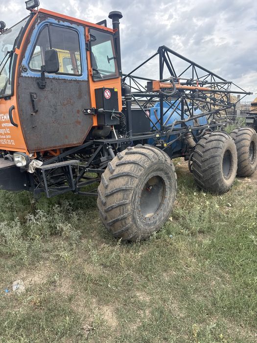 Продам опрыскиватель самоходный