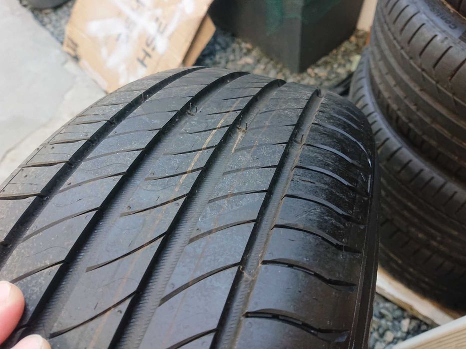 Anvelope vara noi Michelin Primacy 4 215 65 R17 17 Kumho Ecsta HS52