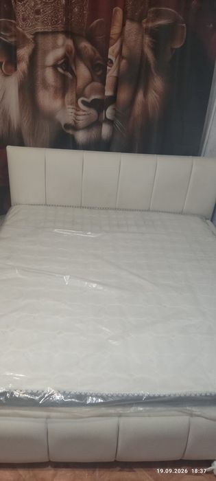 Продам кровать 1,80 на 2,0