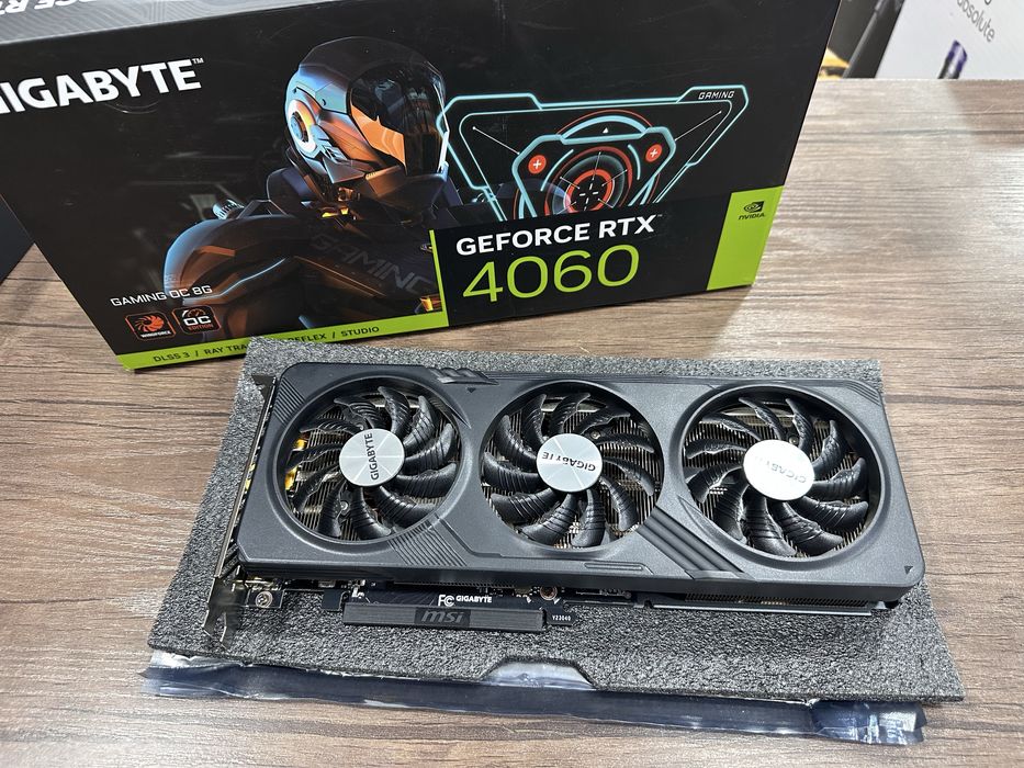 Видеокарта RTX 4060 Gigabyte OC (3 кулера)