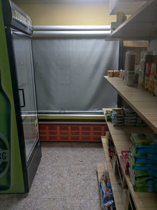 Разпродажба на хладилни витрини ,фризери,стелажи,ел.везни,касов апарат