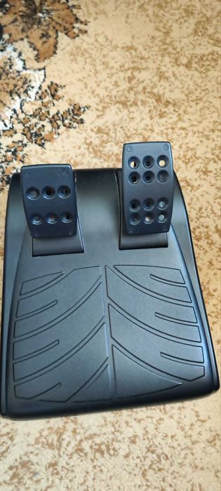 Logitech Driving Force GT + педали