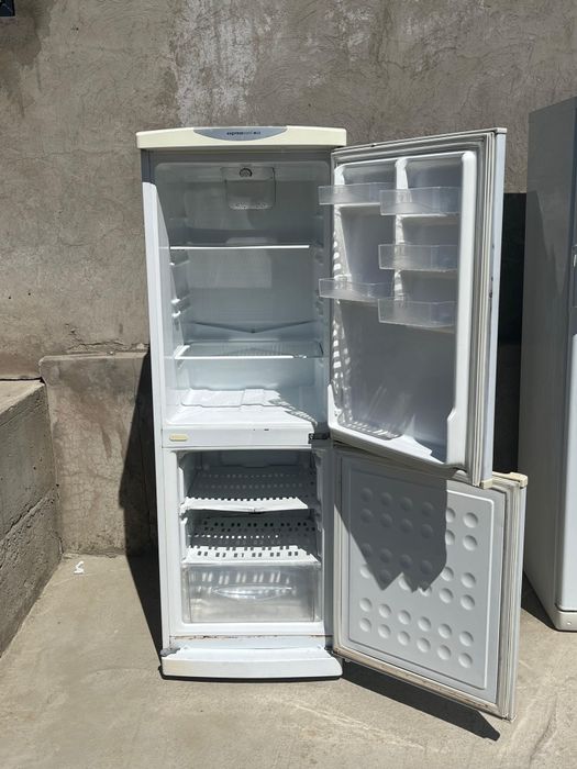 Продается холодильник !