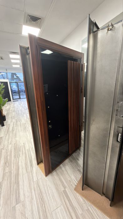 Входна врата с облякана каса- MONT BLANC