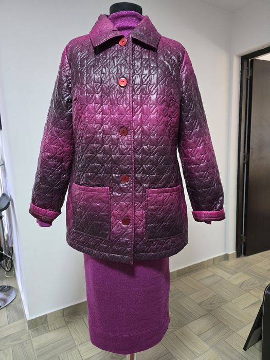 Geaca de toamna burgundy cu buzunare, inchidre cu nasturi