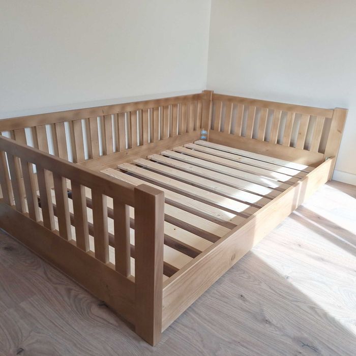 TRANSPORT GRATUIT.Pat din lemn masiv.Cod 221