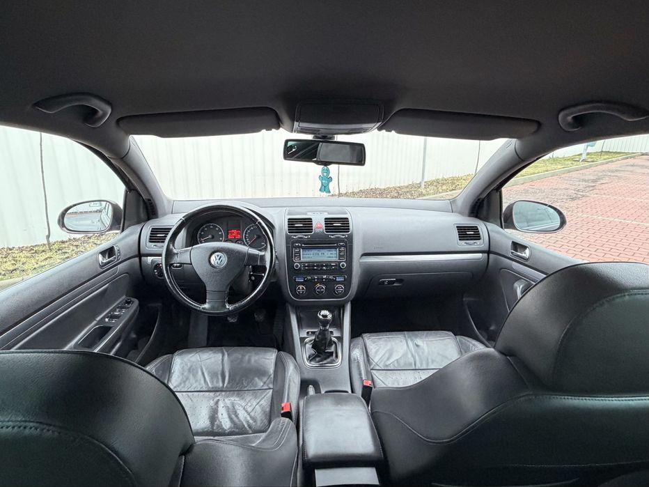 Volkswagen / Golf 5 / Individual  / Benzină