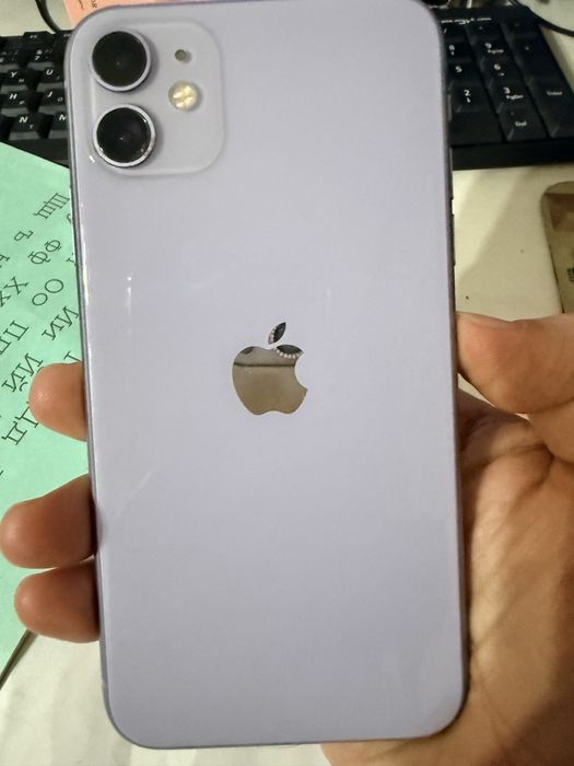 Срочно продам Айфон 11 с коробкой