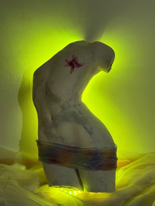 Световой арт объект. Скульптура из гипса