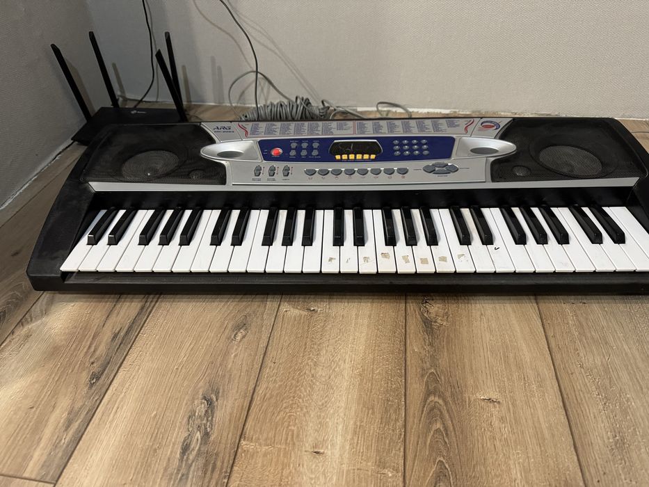 Синтезатор музыкальный