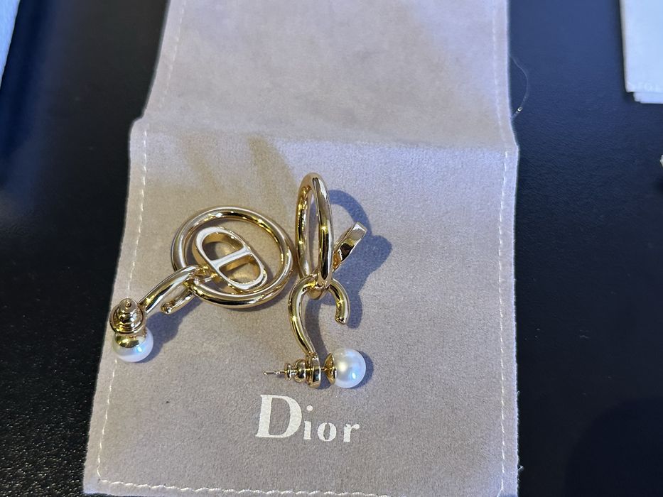 Нови Дамски Обеци Christian Dior 30 Montaigne CD Logo Pearl Drop Earrings с пълен комплект аксесоари