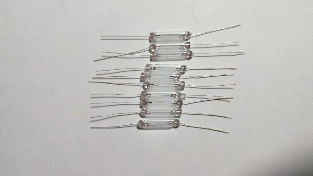 Аксиальные миниатюрные лампочки