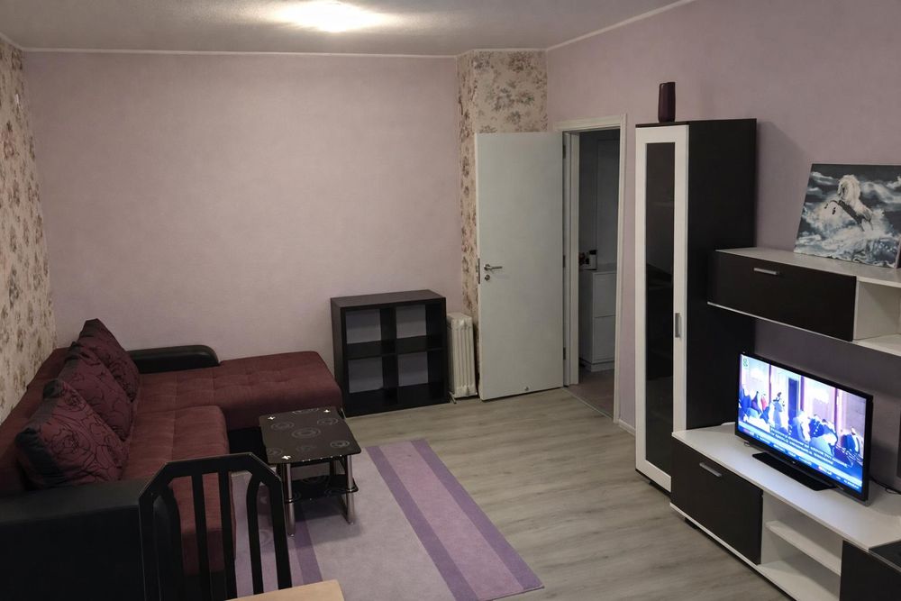 Дава се под наем Двустаен апартамент в София, Фондови жилища - 50 кв.м за 458.49 € - Снимка #1