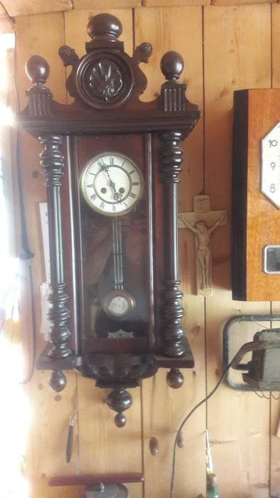 Pendul de perete cu bătaie