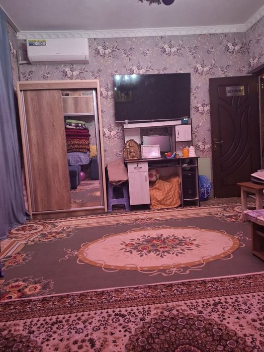 РИЭЛТОР. Продам 3 комнатную квартиру. Спутник -9 второй этаж. 55метров