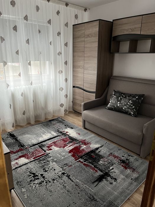 Inchiriez apartament in regim hotelier