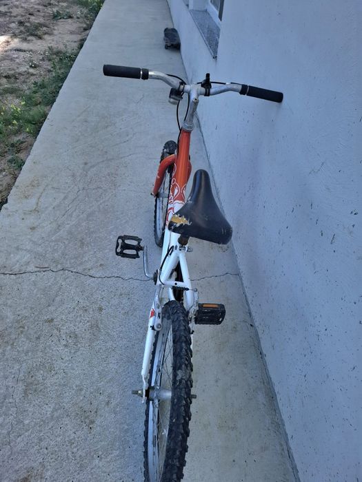 Bicicleta copii 6-8 ani