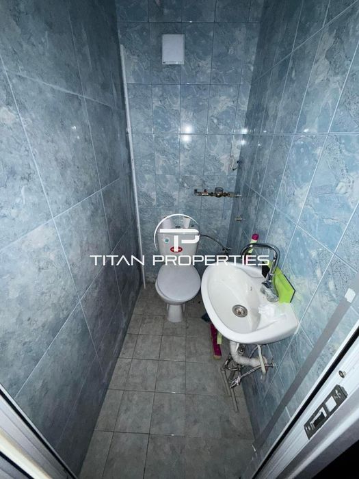 Дава се под наем Магазин в Бургас, Център - 25 кв.м за 612 € - Снимка #2