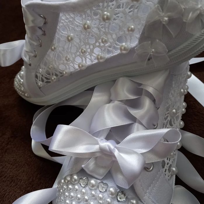 Teniși pentru mirese