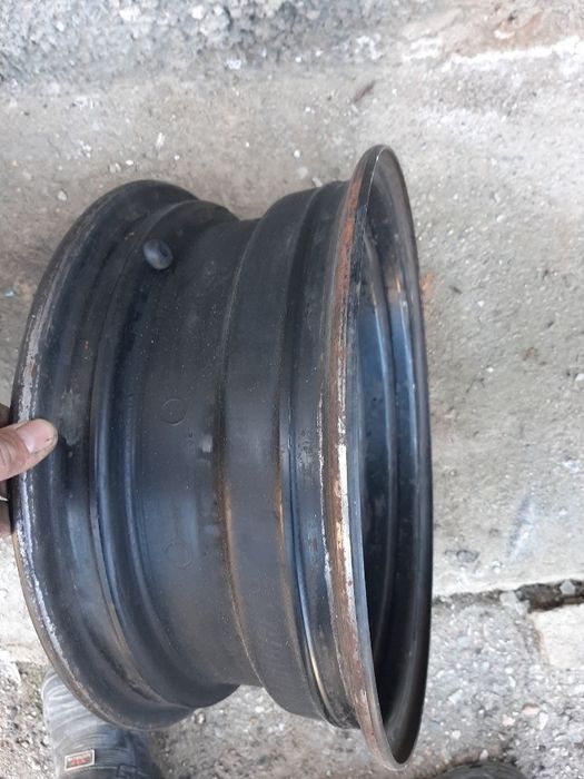 Железеый диск от Субару радиус 15