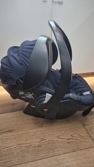 Carucior 3 in 1 Stokke V6