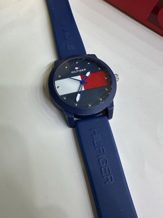 Часы Tommy Hilfiger
