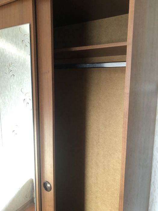 Продам шкаф-купе с зеркалом