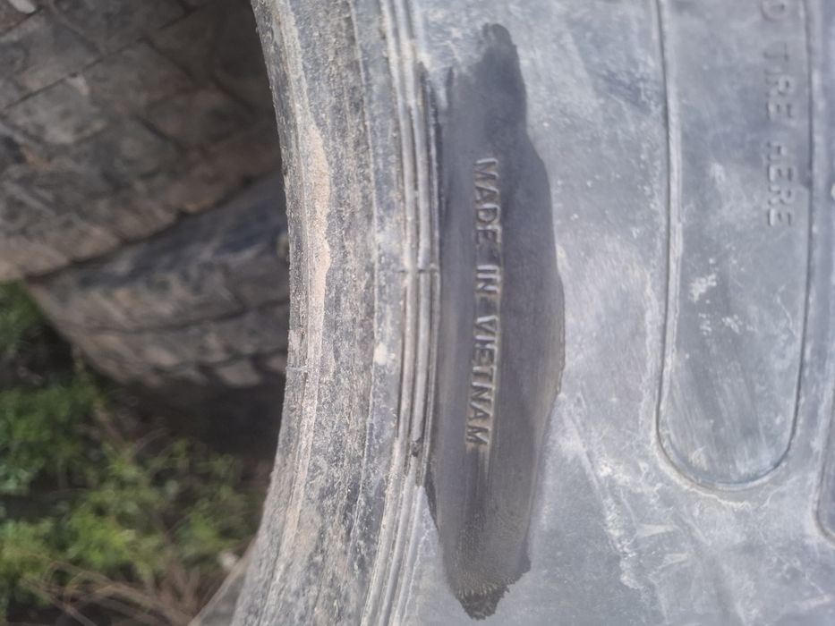 Продам Шины 295-22.5