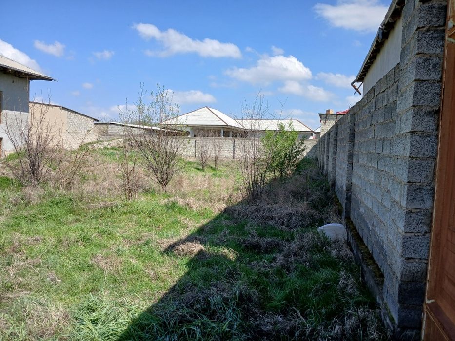 Уй ховли сотилади. Паярик Эшимоксок киш Коллеж оркасида