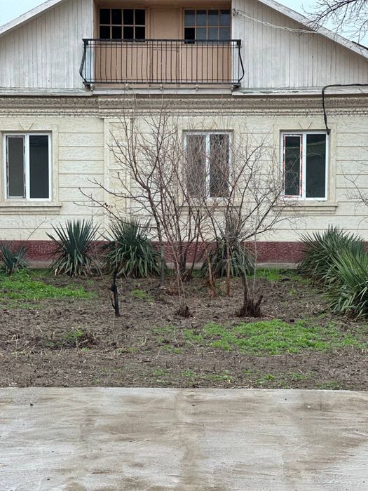 Участок в военном городке. Harbiy shaharchadagi uchastkasi.
