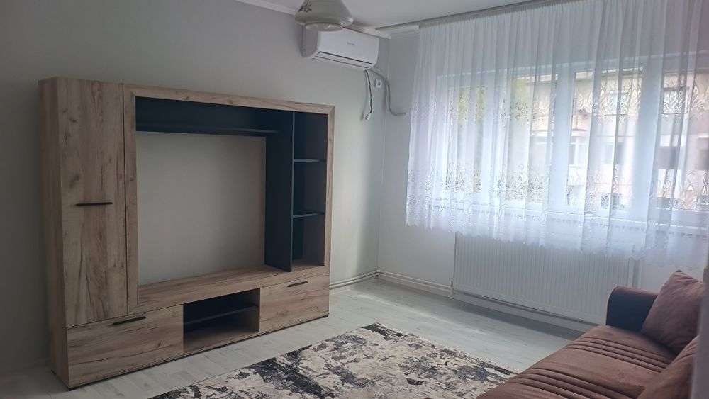 Apartament 2 camere,micro 15, etaj 3