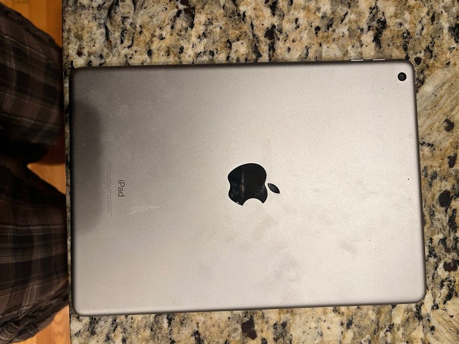 iPad 6th generation 128 gb