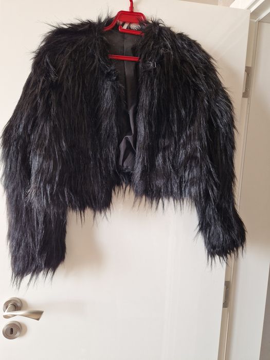 Палто черно с косъм
