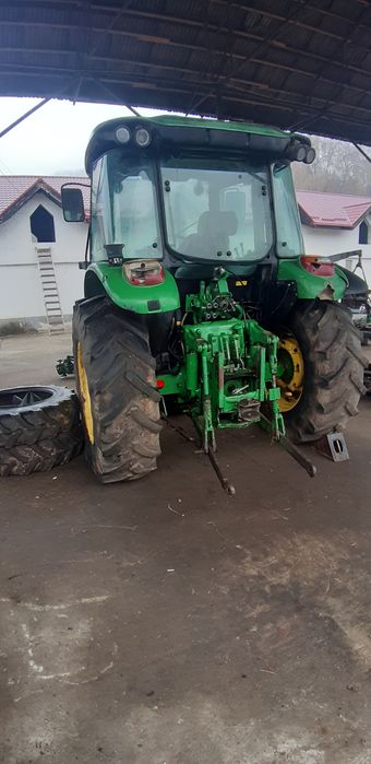 Dezmembram tractor John Deere 5820 — poza 4