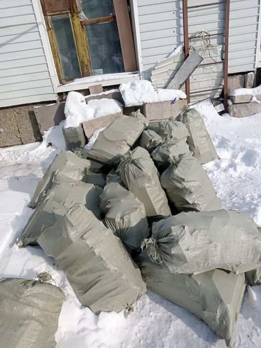 Дрова в мешках. .