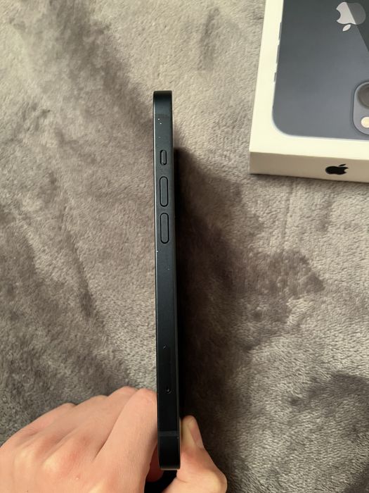 Продам Iphone 13 128g