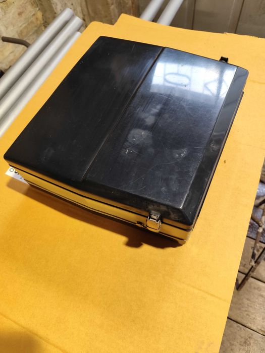 Магнетофон TESLA B42