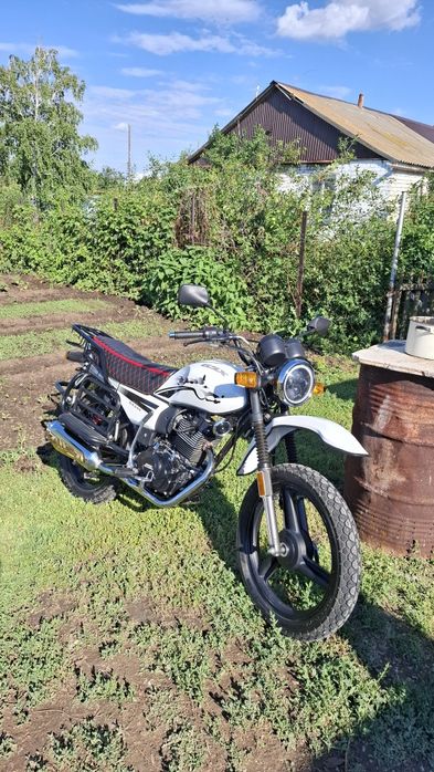 Мотоцикл SUZUKI GSX 200