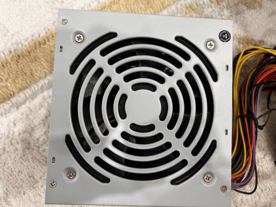 Продается блок питание AeroCool ECO-550W