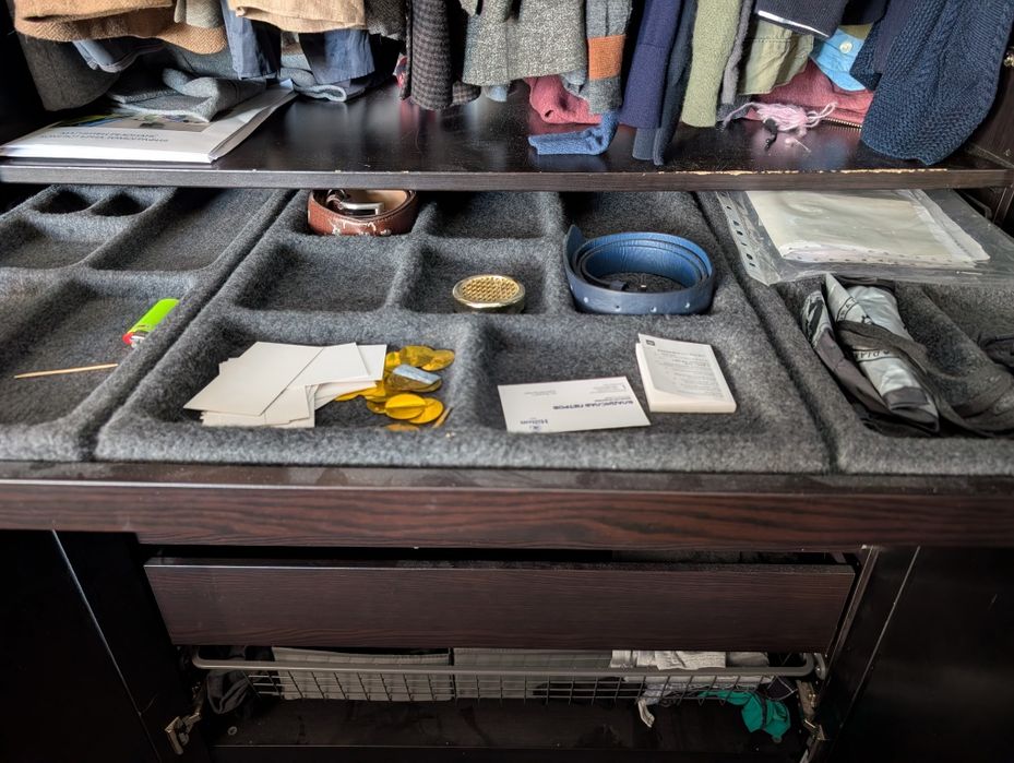 Обзавеждане за спалня ИКЕА легло с матрак и гардероб