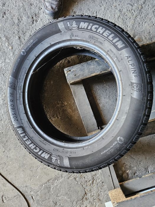 4 anvelope iarna 205 60 16 Michelin  7mm 2023