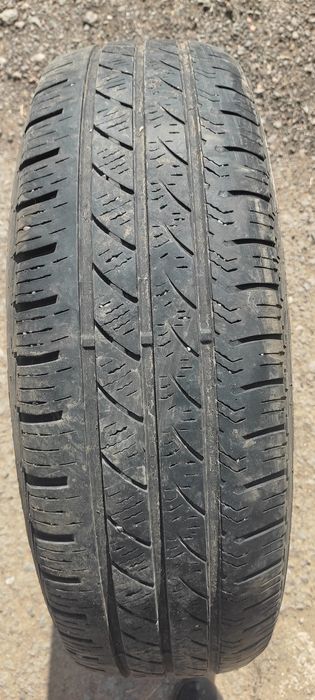 Продаётся резина 215.70.R16
