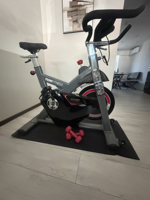 Спин байк Flow Fitness Racer DSB600i с магнитно натоварване