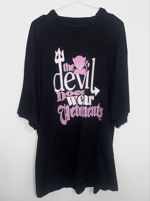 Vetements “The Devil Does Wear Vetements” Футболка